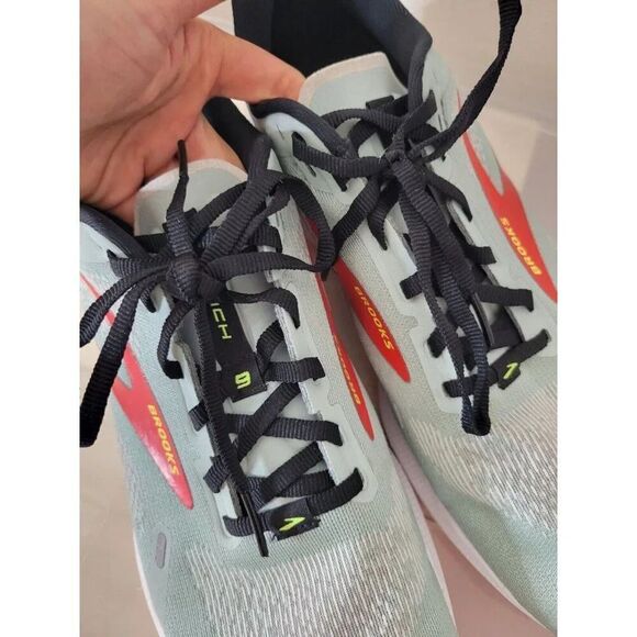 Size 11 - Brooks Launch 9 Blue Surf Cherry Tomato - Picture 12 of 12